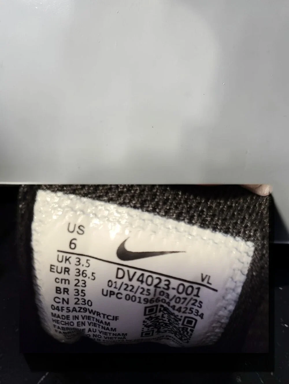 Nike Black Women's Running Shoe Label - Size US 6